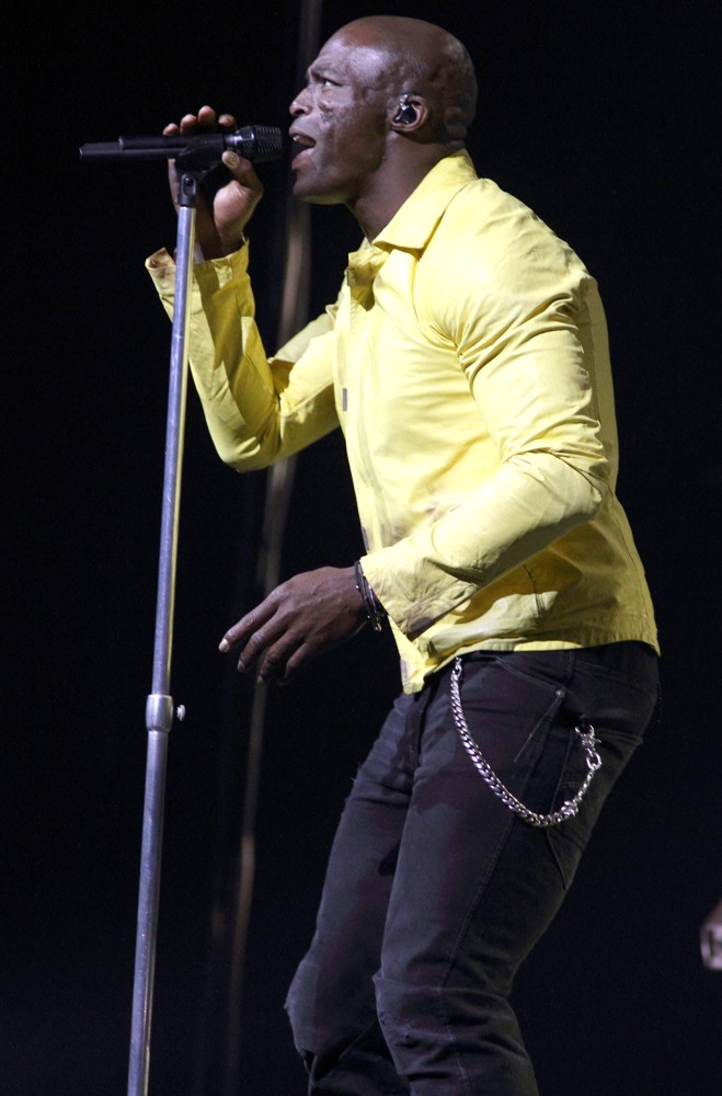 Seal;<br>Seal Performs Live