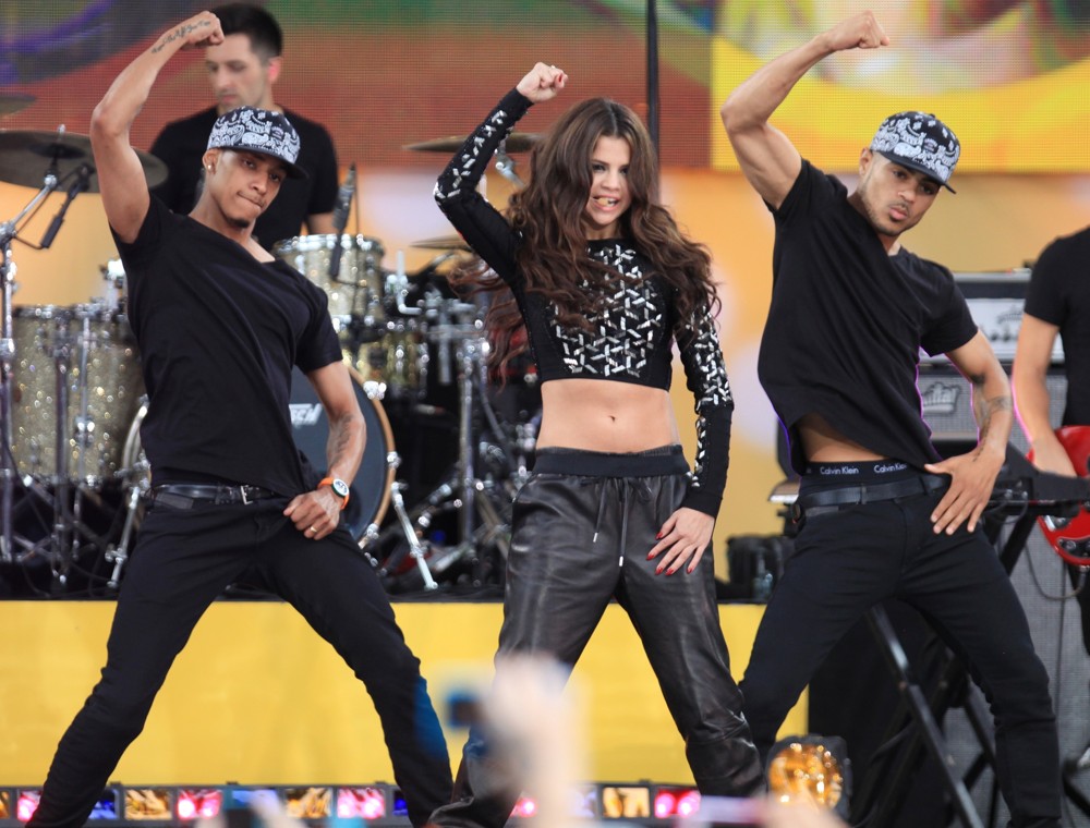 Selena Picture 1 - Selena Gomez Performs as Part of GMA's 2013 Summer