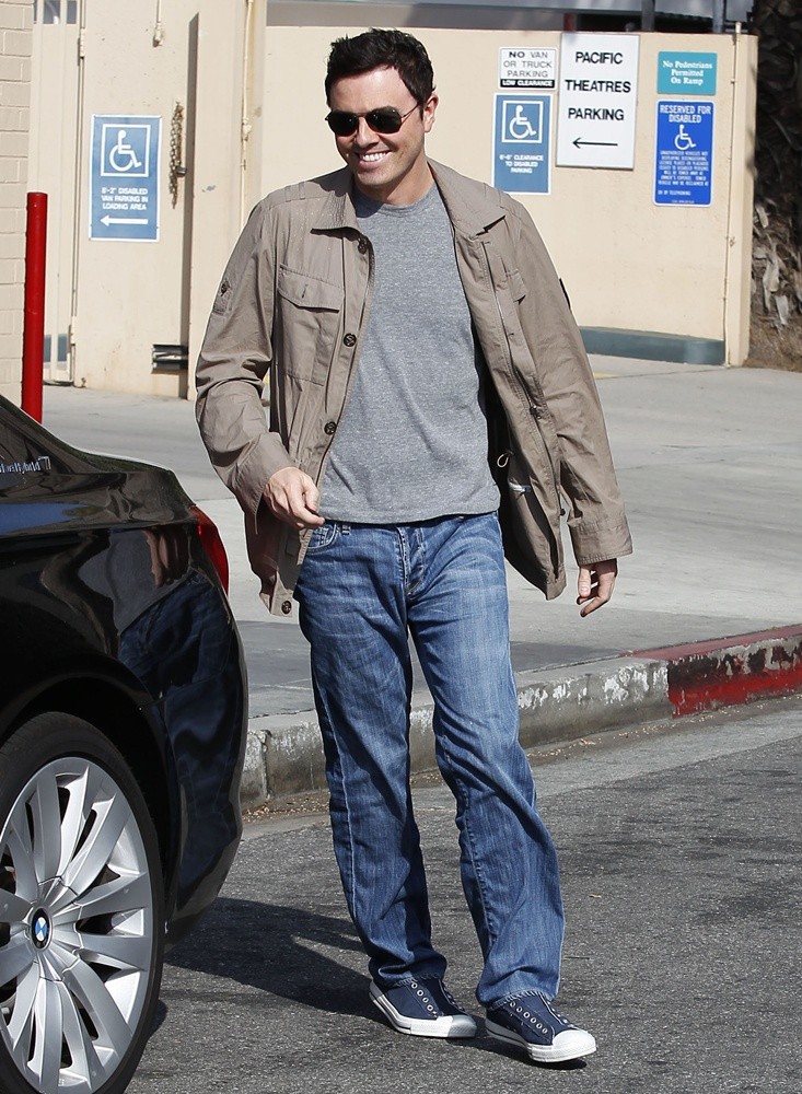 Seth MacFarlane;<br>Seth MacFarlane Leaves A Cafe After Having Lunch