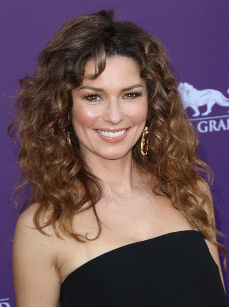 Singer Shania Twain arrives at the 48th Annual Academy Of 