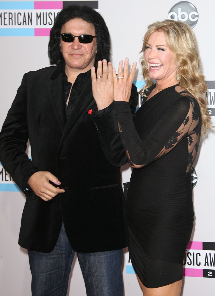 Gene Simmons;Shannon Tweed;<br>2011 American Music Awards - Arrivals
