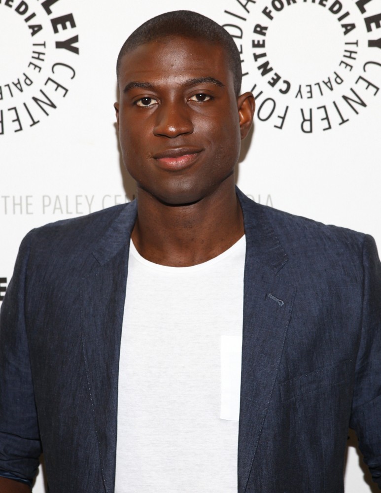 Sinqua sinqua-walls Picture 1 - MTV's Teen Wolf Season Two Premiere Screening ...