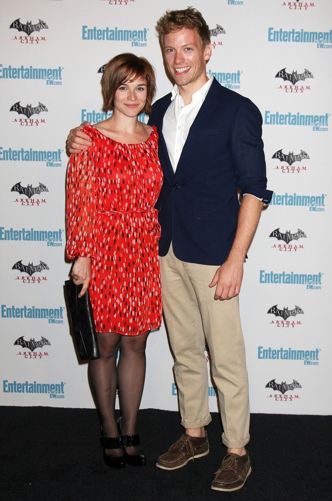 Renee Felice Smith;Barrett Foa;<br>Comic Con 2011 Day 3 - Entertainment Weekly Party - Arrivals