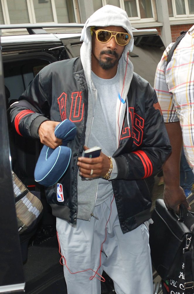 Snoop Dogg<br>Snoop Dogg Seen Arriving at The Back Door of The Morrison Hotel