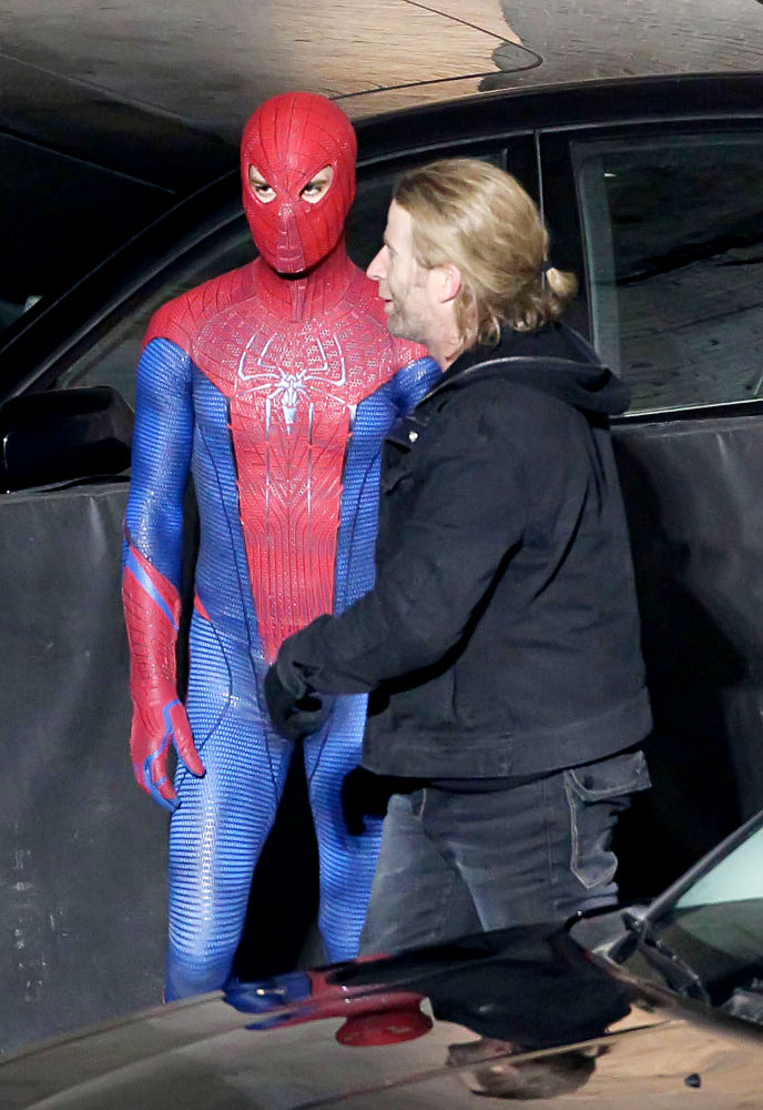 New Set Photos: 'Spider-Man' Filming Fighting Scene