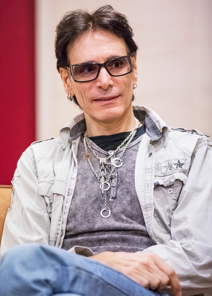 Steve Vai Picture 22 Steve Vai Takes Part in An Interview Ahead of