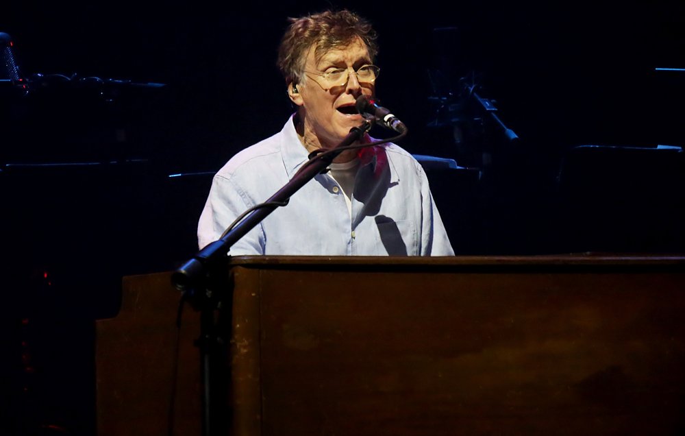 Steve Winwood Picture 2 Steve Winwood Performs at Manchester Arena