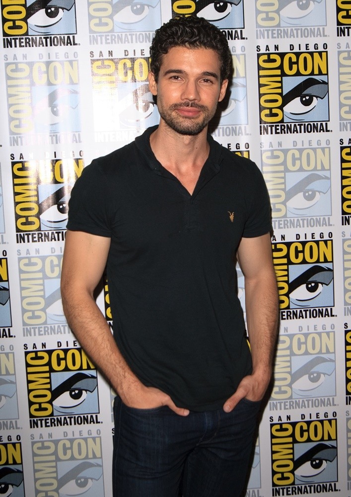 Steven Strait Pictures, Latest News, Videos.