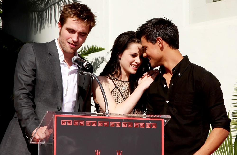 Robert Pattinson;Kristen Stewart;Taylor Lautner;<br>Stars of The Twilight Saga Films Are Honoured with A Hand and Footprint Ceremony
