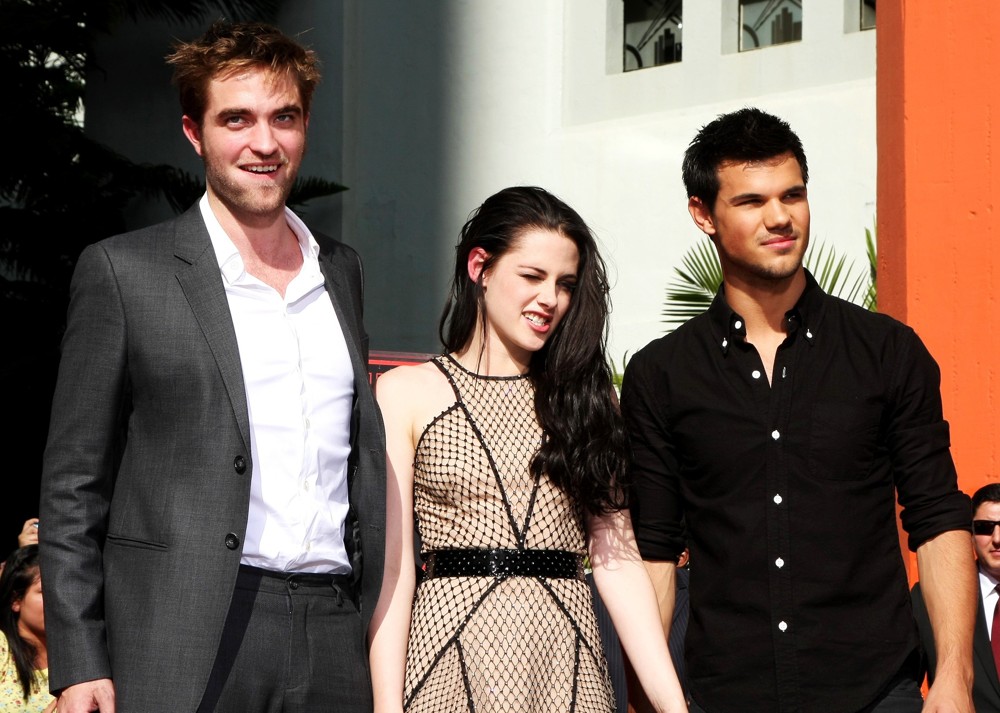 Robert Pattinson;Kristen Stewart;Taylor Lautner;<br>Stars of The Twilight Saga Films Are Honoured with A Hand and Footprint Ceremony