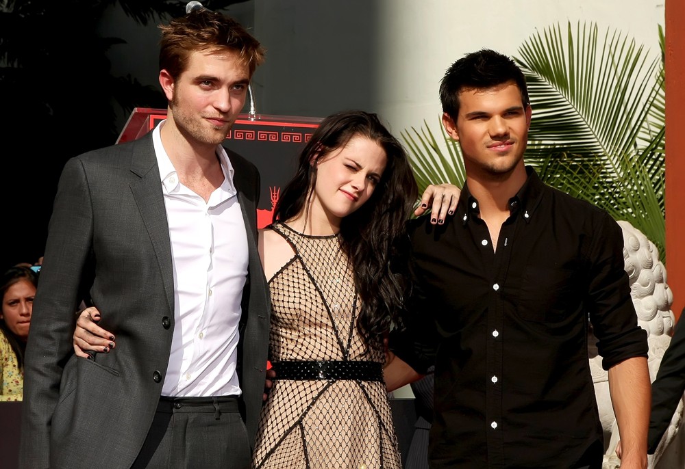 Robert Pattinson;Kristen Stewart;Taylor Lautner;<br>Stars of The Twilight Saga Films Are Honoured with A Hand and Footprint Ceremony
