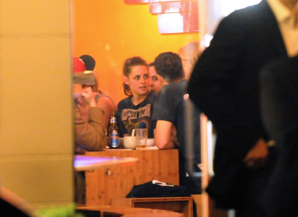 Kristen Stewart;Rupert Sanders;<br>Kristen Stewart Having Dinner with Rupert Sanders