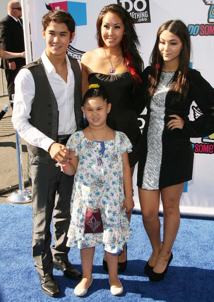 BooBoo Stewart;Maegan Stewart;Sage Stewart;Fivel Stewart;<br>2011 Do Something Awards - Arrivals