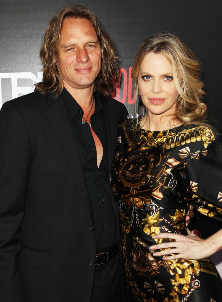 Кристин бауэр и ее муж. Кристин бауэр и абри ван стратен. Кристин бауэр и ее муж. Кристин бауэр ван стратен с мужем. Кристин бауэр.