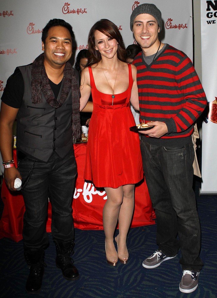 Manny Streetz;Jennifer Love Hewitt;<br>102.7 KIIS FM's Jingle Ball 2011 - Gifting Lounge