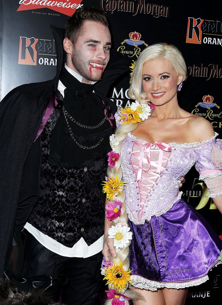 Josh Strickland;Holly Madison;<br>The 3rd Annual Hollyween - Arrivals