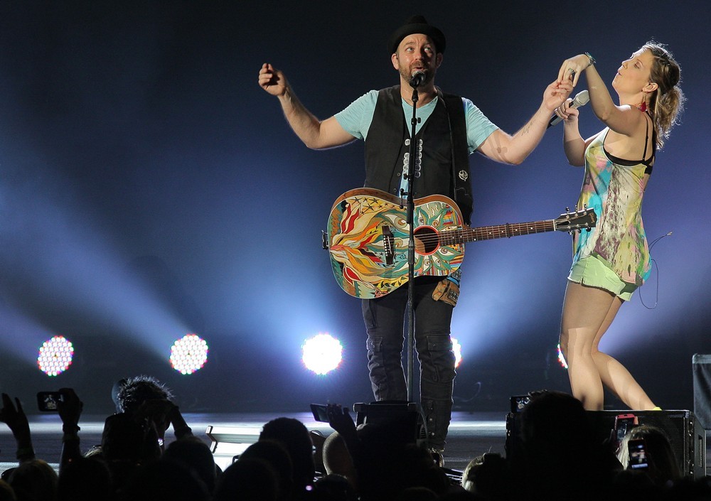 Sugarland;<br>Sugarland Perform During The In Your Hands Tour