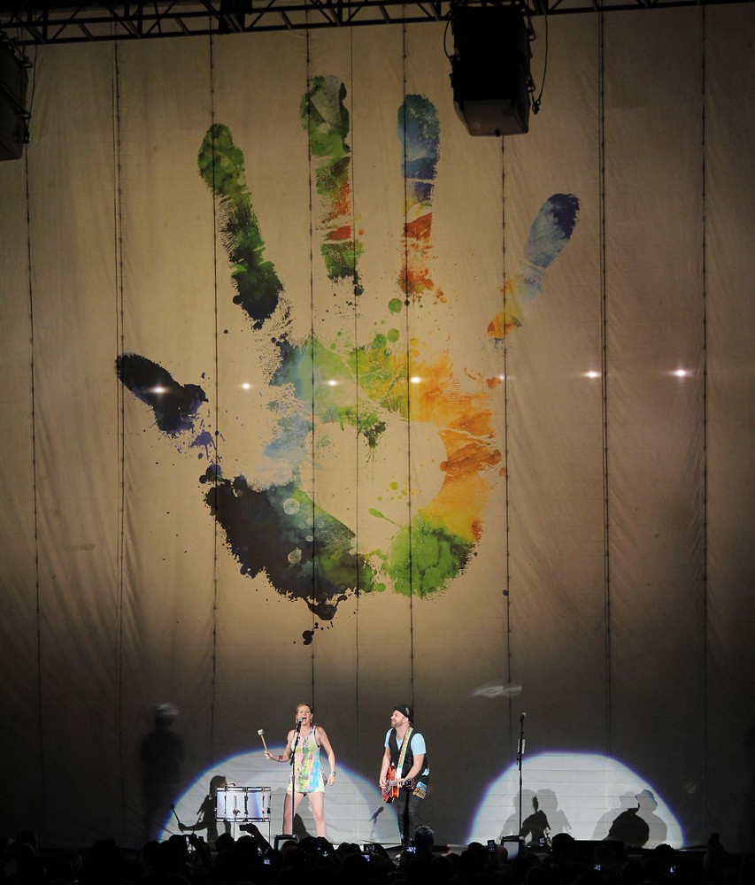 Sugarland;<br>Sugarland Perform During The In Your Hands Tour