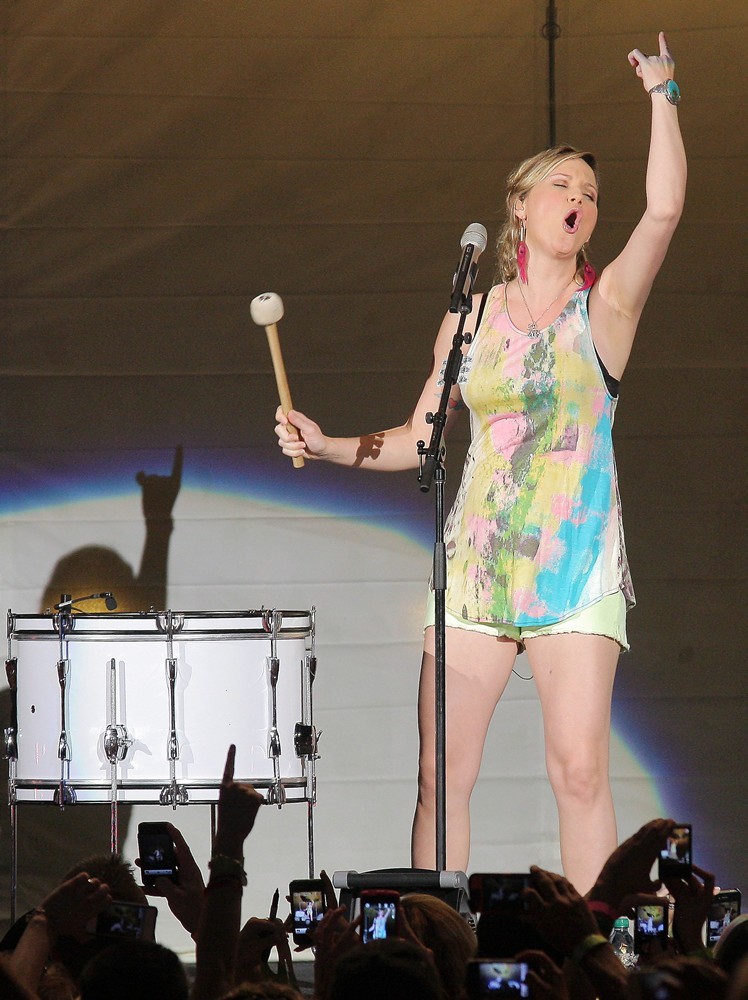 Jennifer Nettles;Sugarland;<br>Sugarland Perform During The In Your Hands Tour