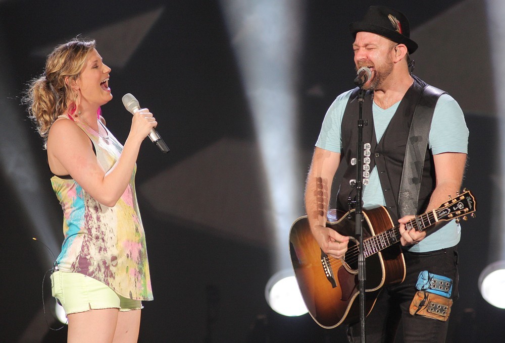 Sugarland;<br>Sugarland Perform During The In Your Hands Tour