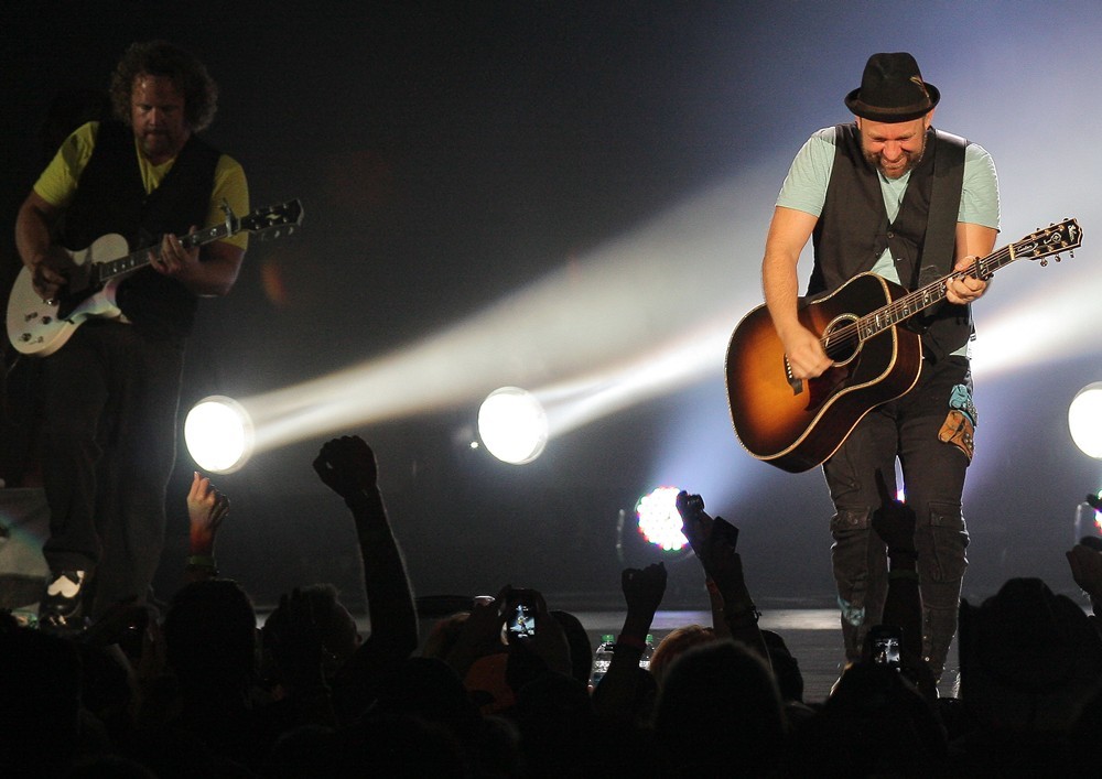 Sugarland Picture 61 Sugarland Perform During The In Your Hands Tour
