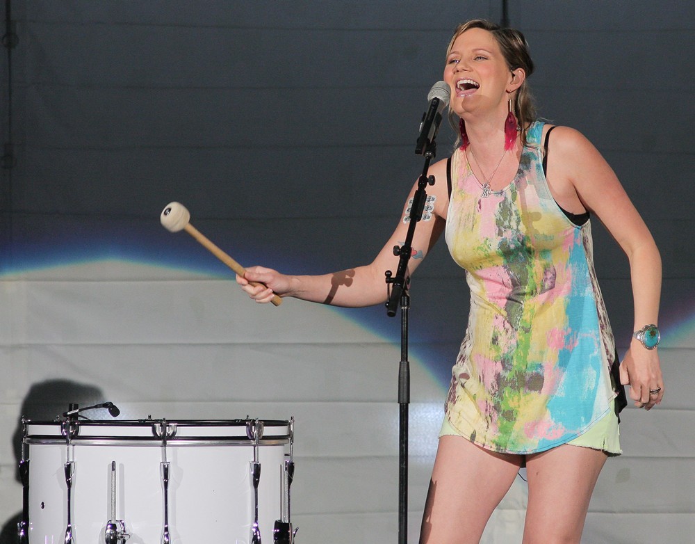 Jennifer Nettles;Sugarland;<br>Sugarland Perform During The In Your Hands Tour