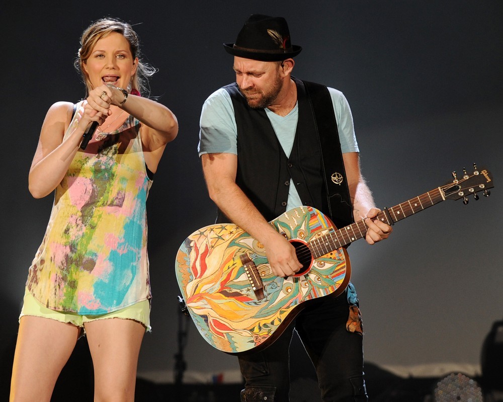 Sugarland Picture 61 Sugarland Perform During The In Your Hands Tour