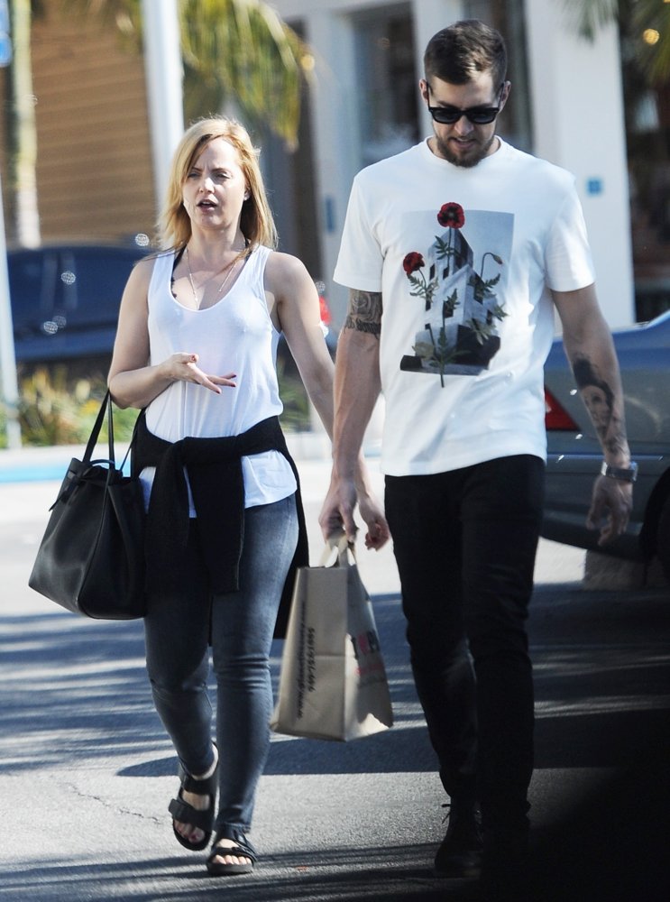 Mena Suvari and Michael Hope Leave Trader Joe's