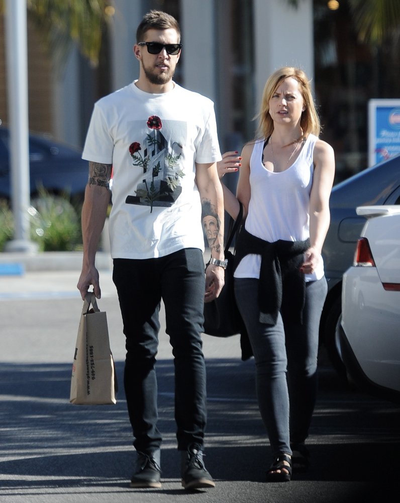 Mena Suvari and Michael Hope Leave Trader Joe's