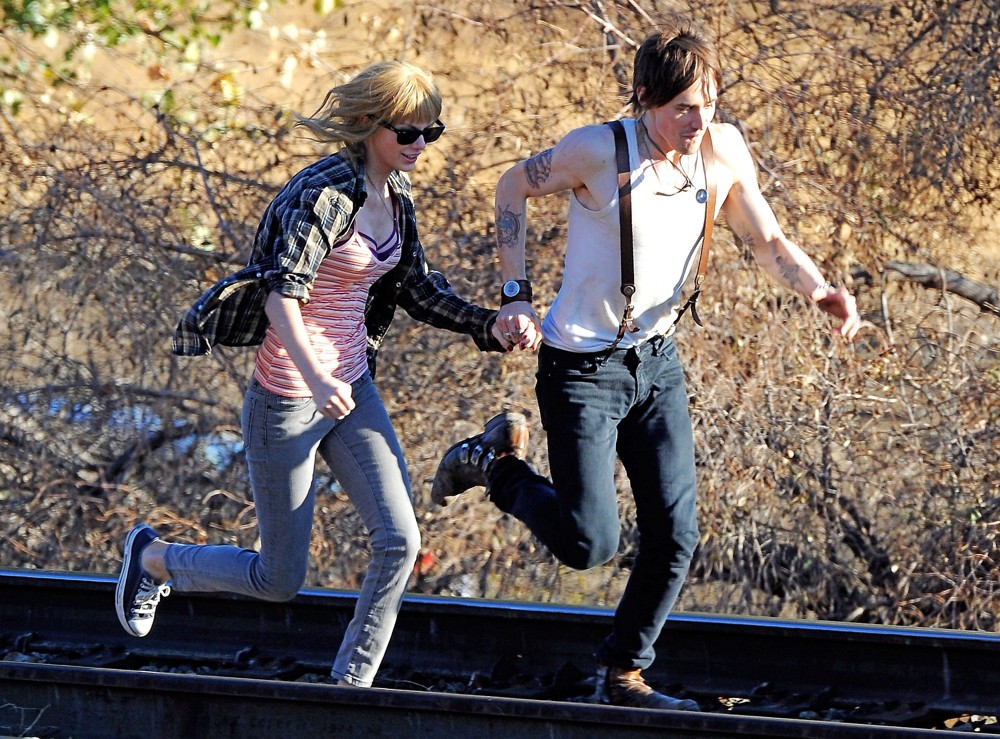 Taylor Swift;Reeve Carney;<br>The Second Day of Filming Music Video I Knew You Were Trouble