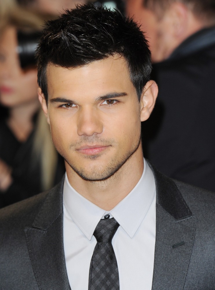 Taylor Lautner;<br>The Twilight Saga's Breaking Dawn Part I UK Film Premiere - Arrivals