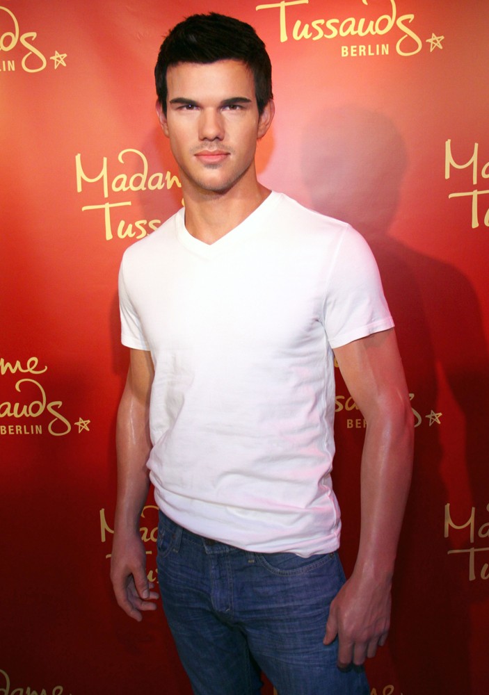 Taylor Lautner;<br>Taylor Lautner Wax Figure