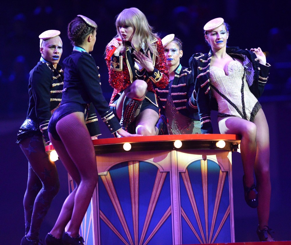 Taylor Swift;<br>The MTV EMA's 2012 - Show