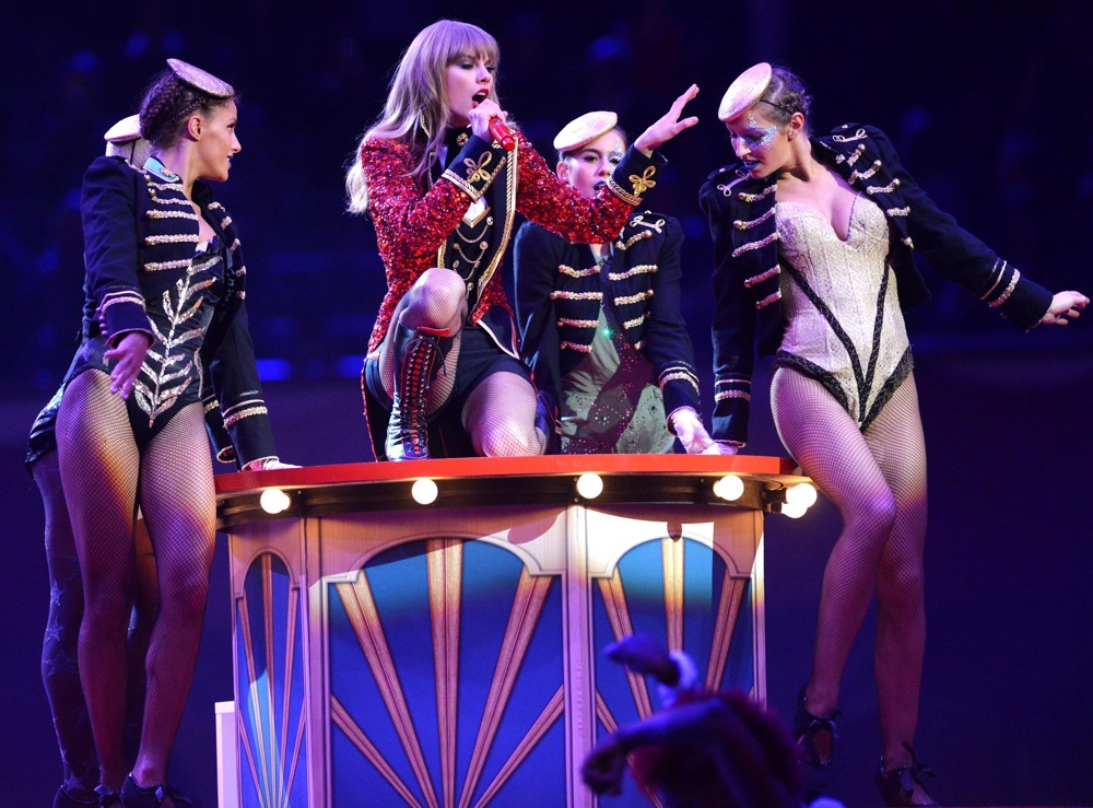 Taylor Swift;<br>The MTV EMA's 2012 - Show