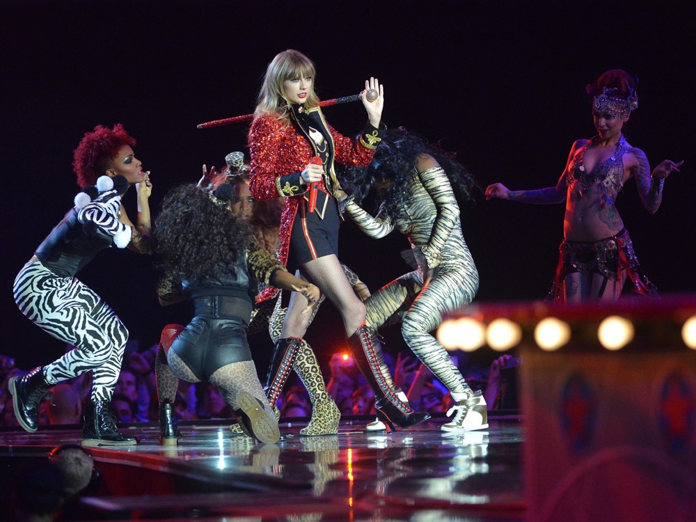 Taylor Swift;<br>The MTV EMA's 2012 - Show