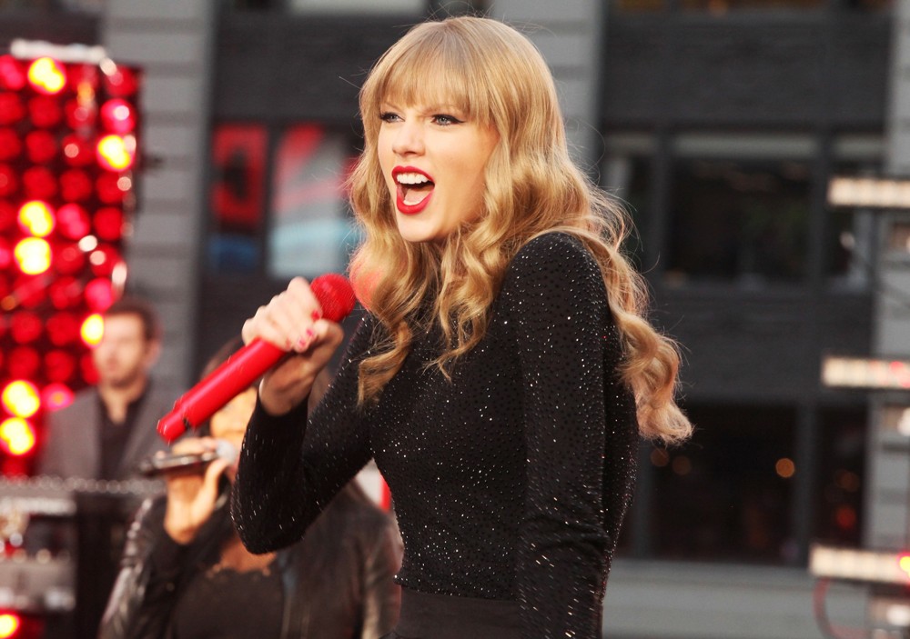 Taylor Swift;<br>Taylor Swift Performs on ABC's Good Morning America