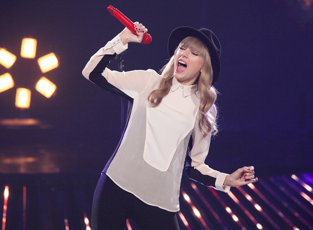 Taylor Swift;<br>Taylor Swift Performs on FOX's The X Factor Season 2 Top 11 Elimination Show