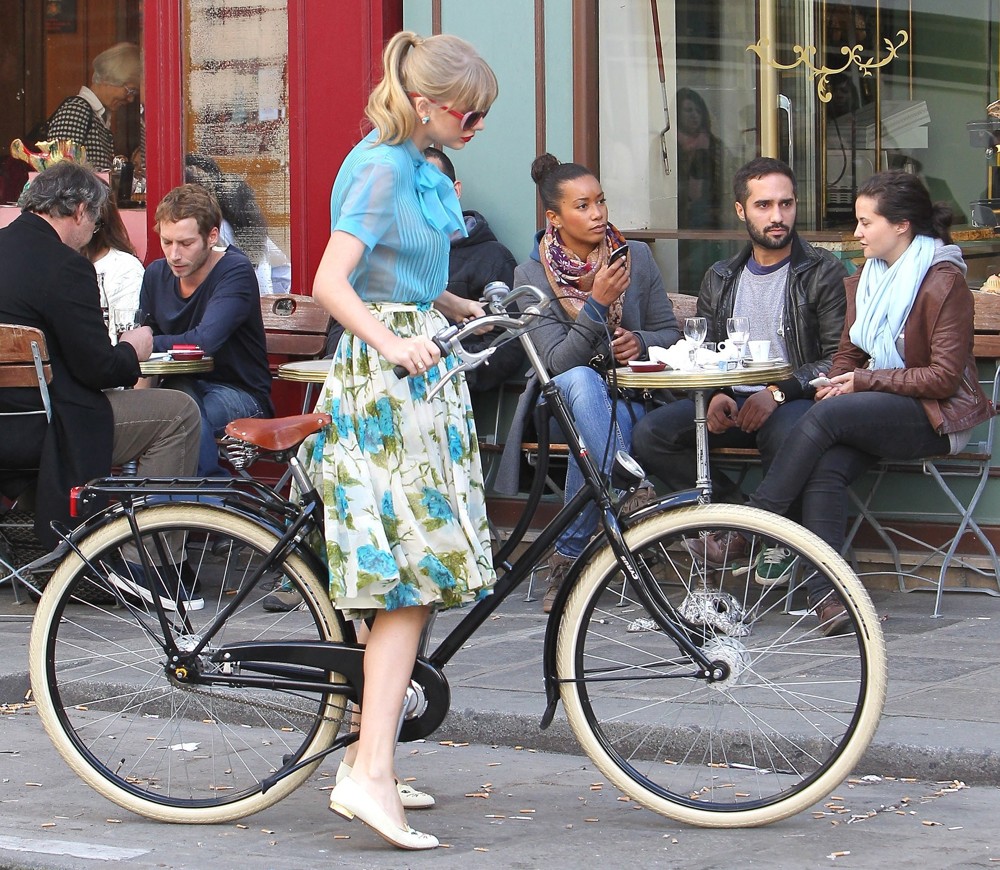 Taylor Swift;<br>Taylor Swift on The Set of Her Music Video