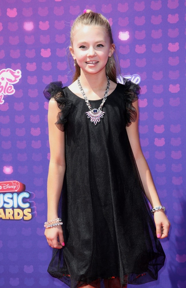 Tegan Marie Picture 3 - 52nd Academy of Country Music Awards - Arrivals