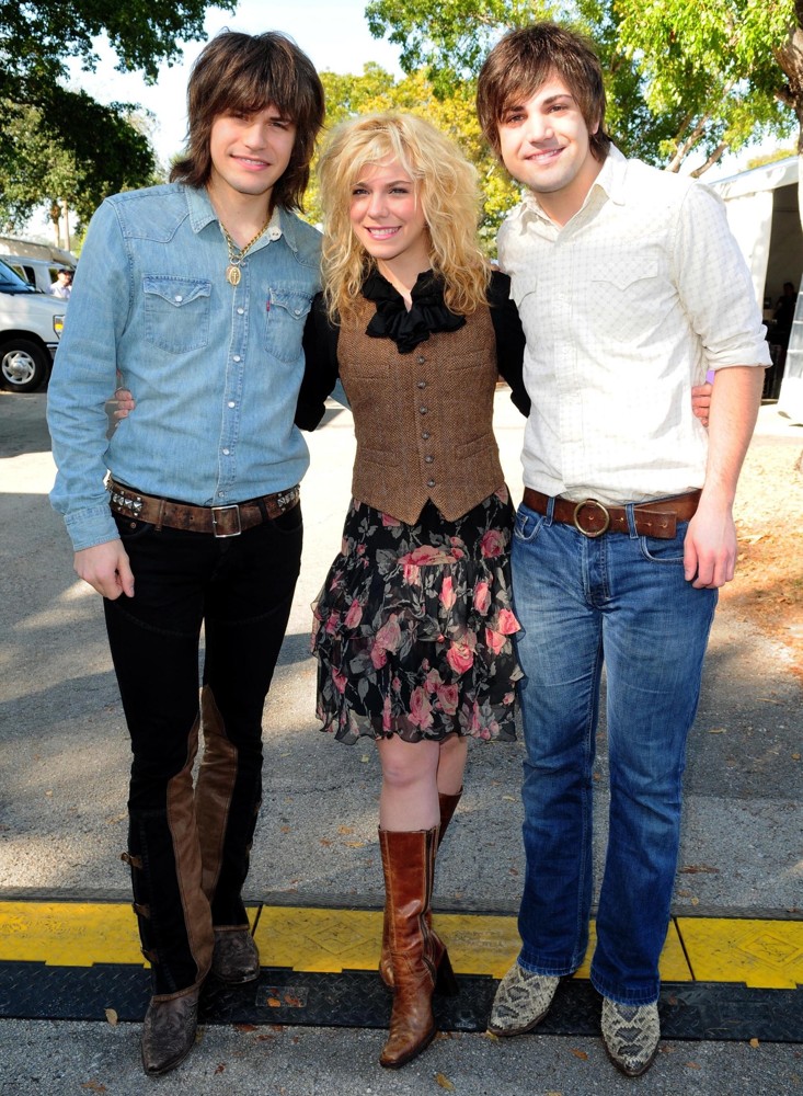 The Band Perry;<br>Backstage Before Performing KISS Country Chili Cookoff