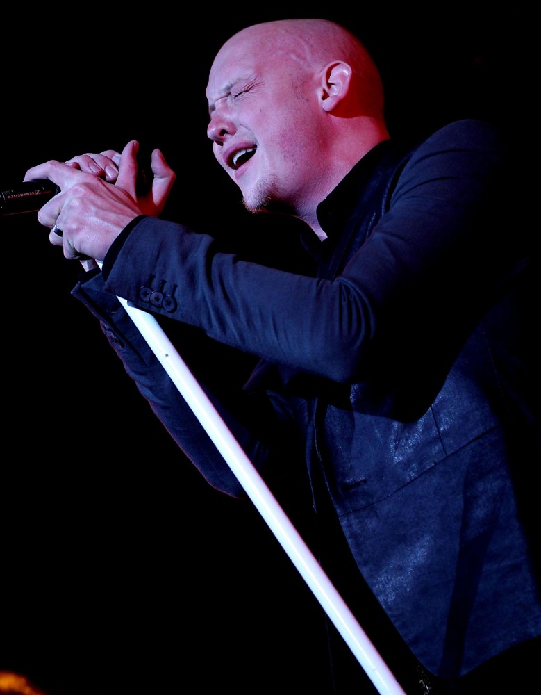Isaac Slade;The Fray;<br>Kelly Clarkson and The Fray Performing