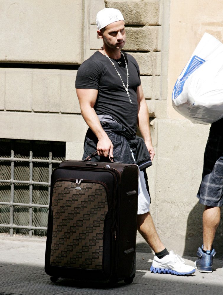 The Situation;<br>The Situation Brings Dirty Clothes To a Laundromat