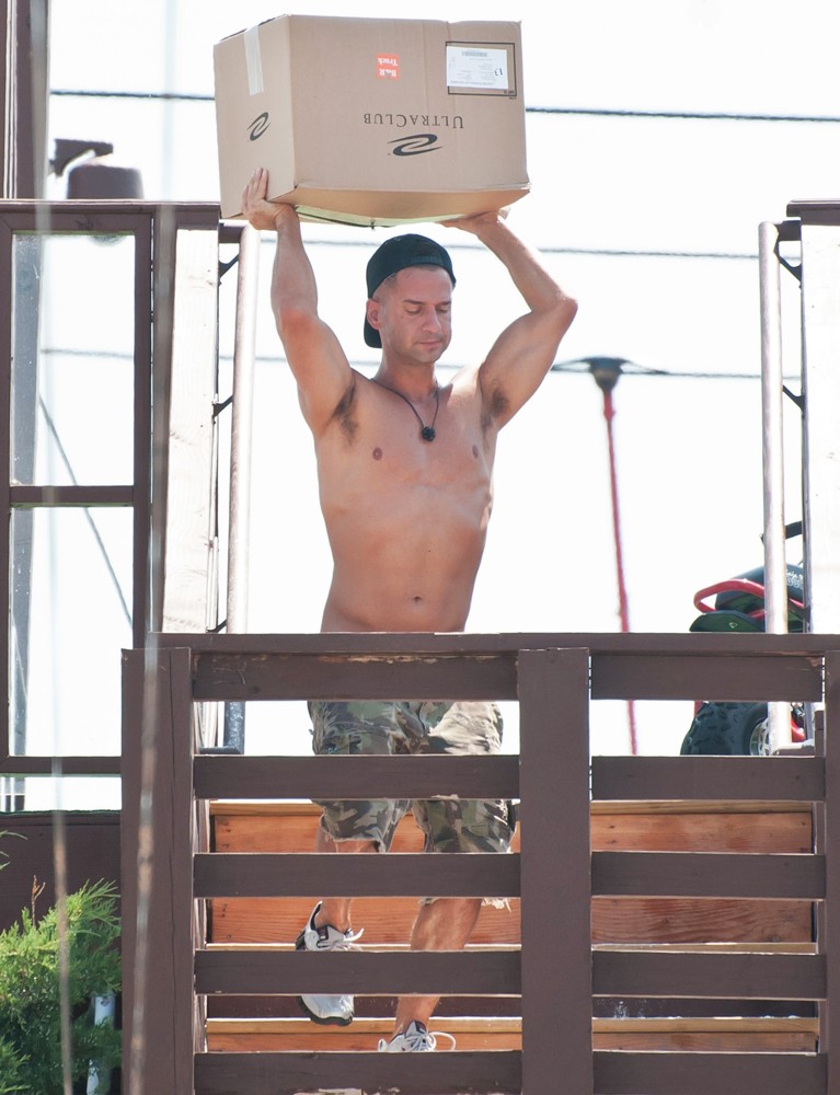 The Situation;<br>The Jersey Shore Cast Move Out of Their Home