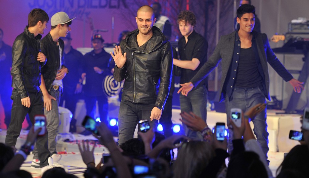 The Wanted;<br>Justin Bieber Performs as He Switches The Christmas Lights On