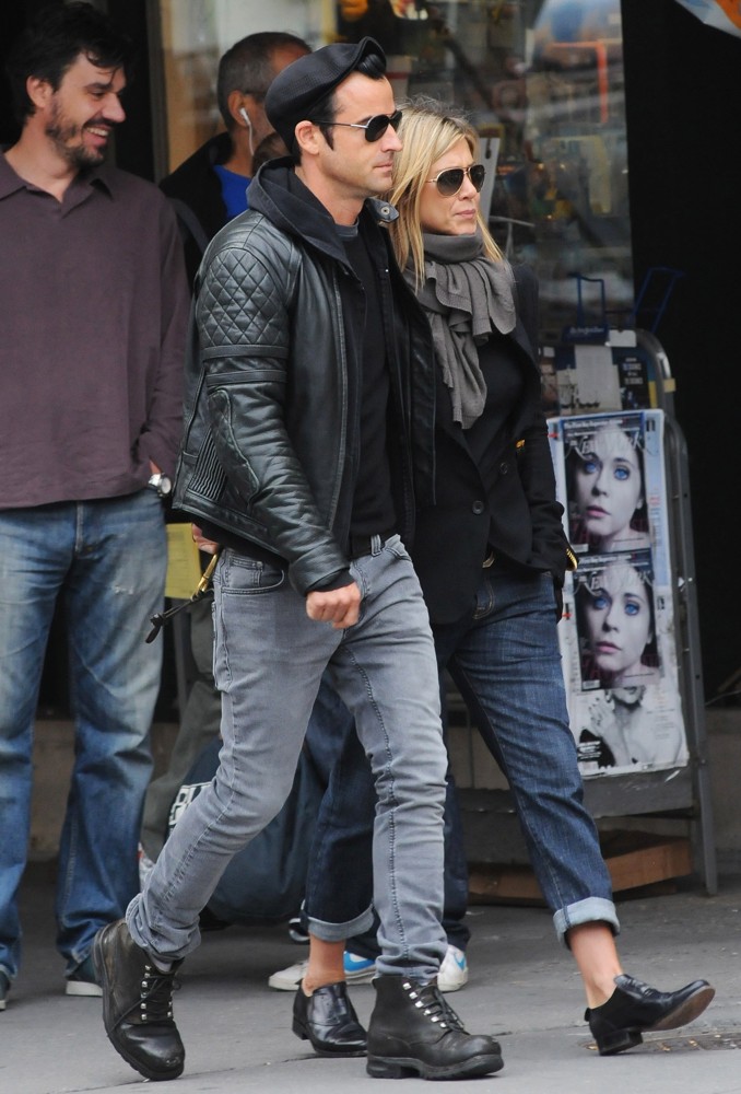 Justin Theroux;Jennifer Aniston;<br>Jennifer Aniston and Justin Theroux Walk Hand-in-Hand in Manhattan