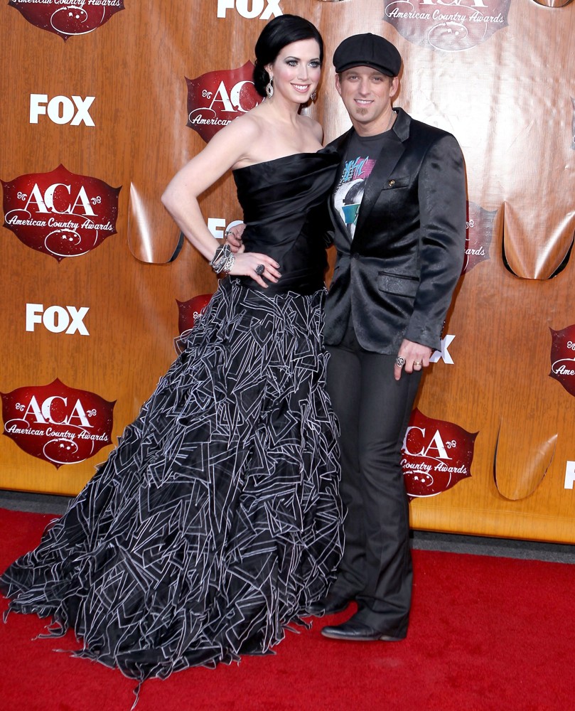 Thompson Square;<br>2011 American Country Awards - Arrivals