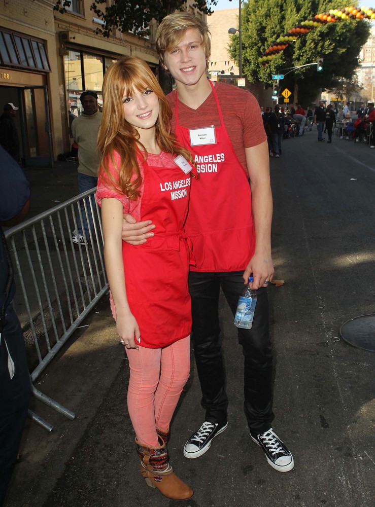 Bella Thorne;Tristan Klier;<br>The Los Angeles Mission's Thanksgiving for Skid Row Homeless