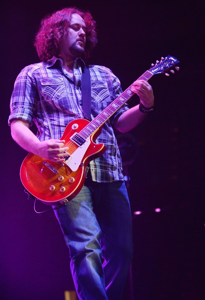 Chet Roberts;3 Doors Down;<br>3 Doors Down Perform Live on Stage