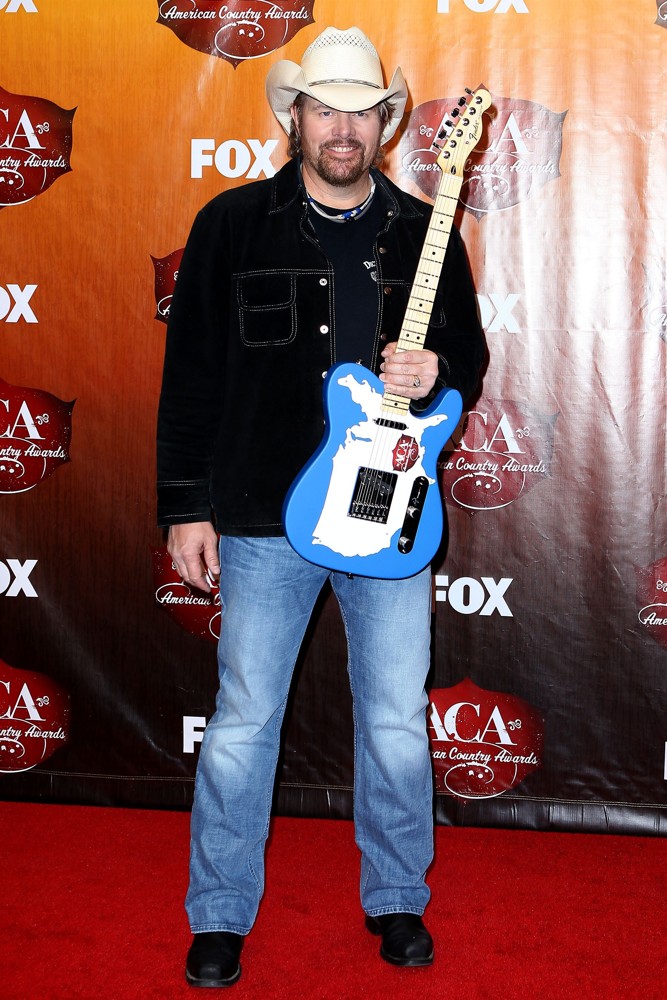 Toby Keith;<br>2011 American Country Awards - Press Room