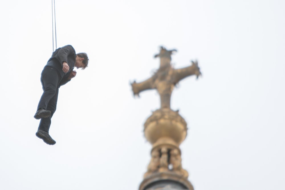Tom Cruise;<br>Tom Cruise Leaps from The Roof of St. Paul's Cathedral During Filming for Mission: Impossible